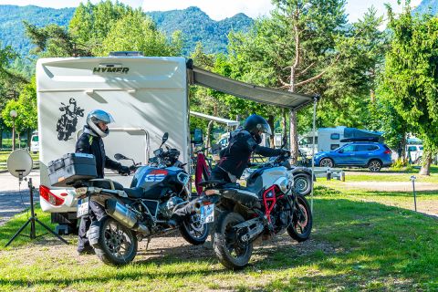 camping-al-sole-MeYou-moto